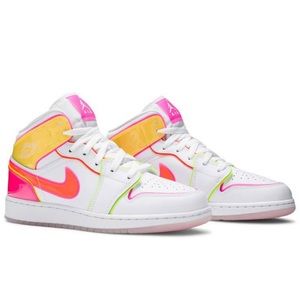 Nike 2020 Air Jordan Mid SE GS ‘Edge Glow’ youth size 4
